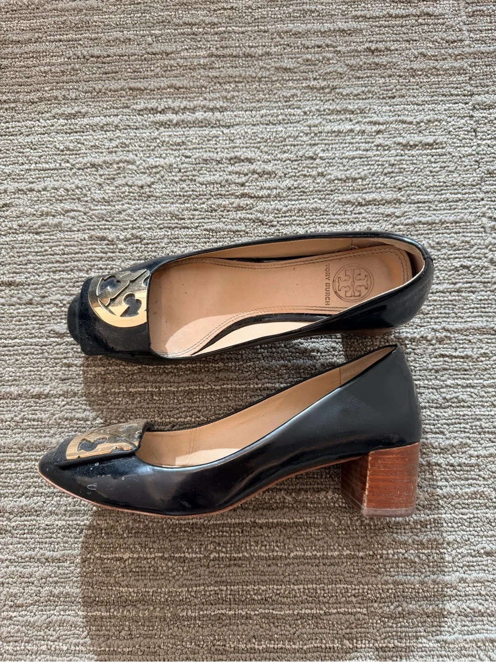Tory Burch Black Patent Leather Block Heel Pumps with Gold Logo Size 6.5